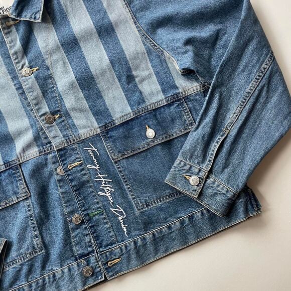 Tommy Hilfiger Denim Blue Stripe Signature Jean Jacket Size XL Cropped Fit - Picture 2 of 4